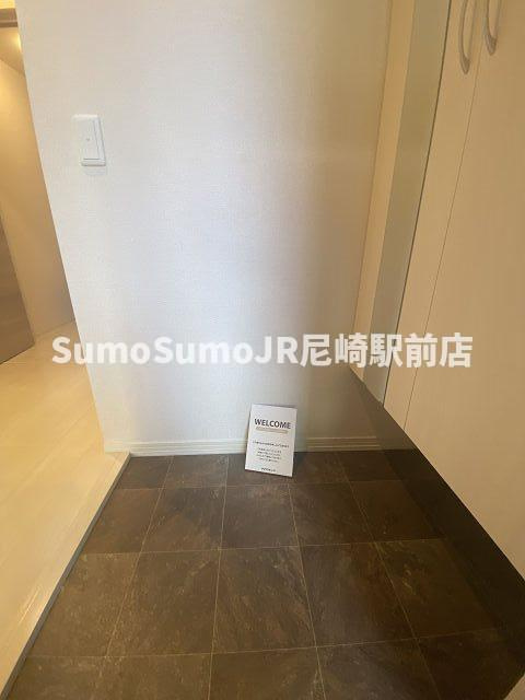 セジュール塚口町Ⅳの玄関|明るい玄関です