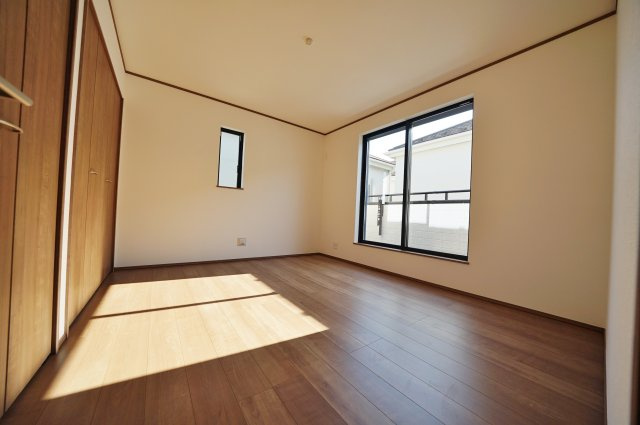 【横浜市瀬谷区阿久和西3丁目11-9全2棟新築戸建て】★仲介手数料無料★（原小学校・原中学校）の洋室