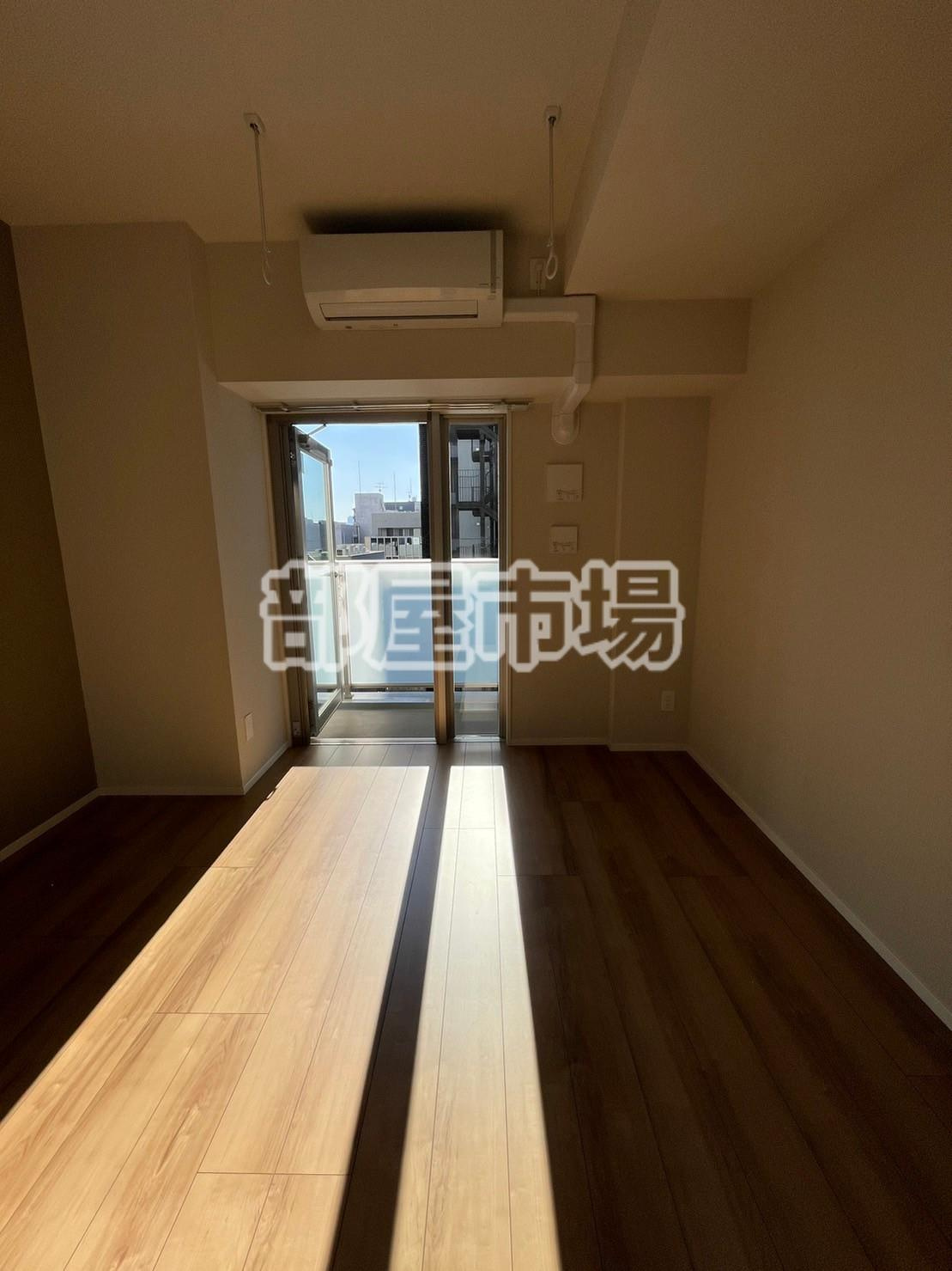 ホウエイコート秋葉原の居間・リビング