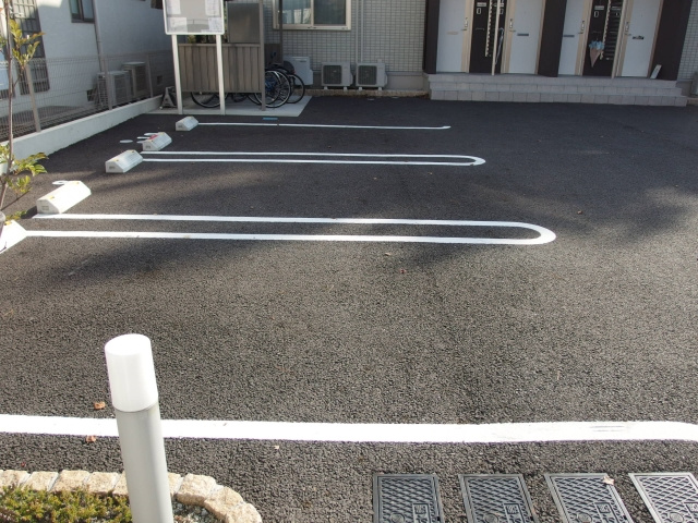 メゾン・オクヤマダ池の駐車場