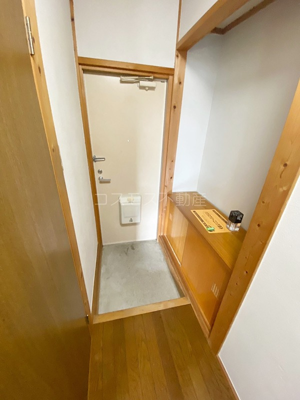 グリムハイツ　Ａの玄関