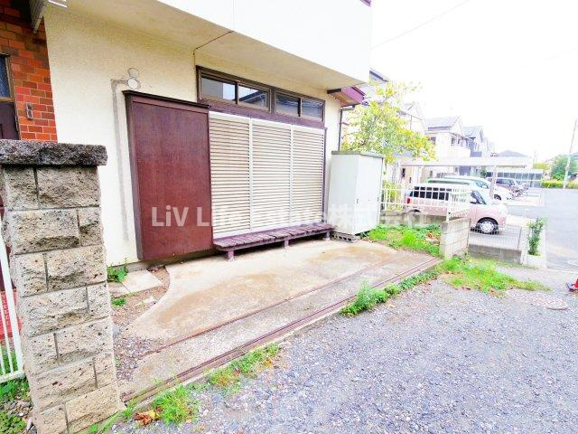 東大和市高木貸家の駐車場