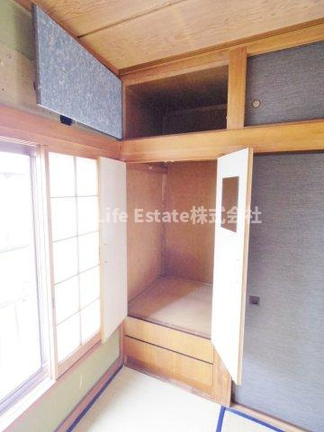 東大和市高木貸家の収納