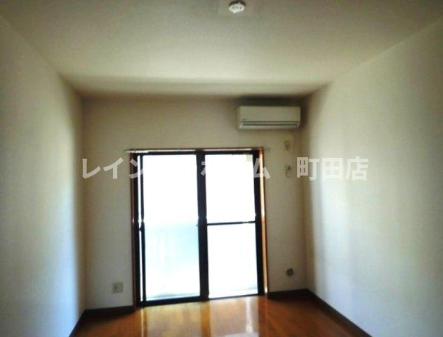 パークライフ※初期費用分割後払いサービス利用可能物件の居間・リビング