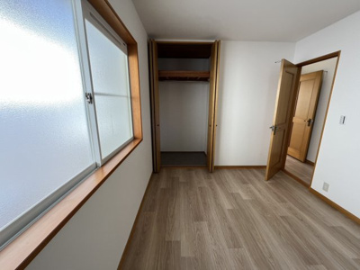 【収納】 | 小倉台６丁目　中古戸建 | 大きなクローゼットがあるのでお部屋が片付きます。