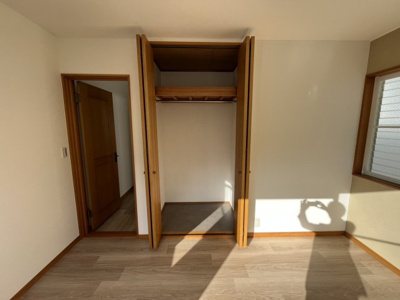 【収納】 | 小倉台６丁目　中古戸建 | こちらのクローゼットも大きく高さもあります。