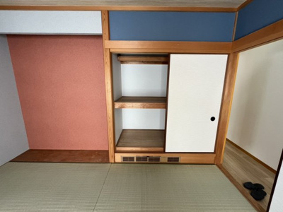 【収納】 | 小倉台６丁目　中古戸建 | 押入が一間分ございます。下に湿気がたまらない工夫がされています。