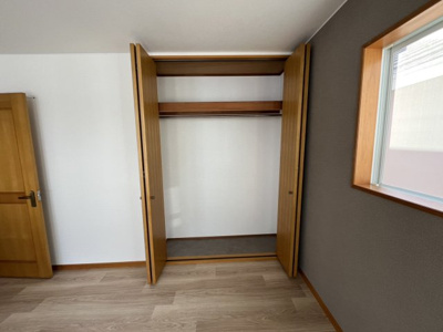 【収納】 | 小倉台６丁目　中古戸建 | こちらのクローゼットもたっぷり収納できます。