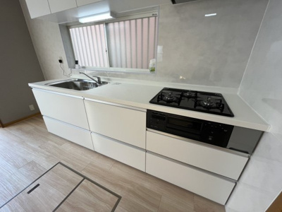 【キッチン】 | 小倉台６丁目　中古戸建 | 収納の豊富なのですっきり片付きます。