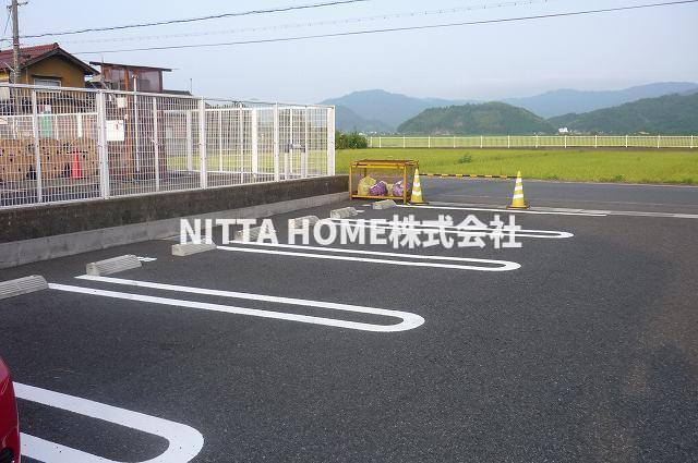 プリムローズのその他共用部分|屋根付きの駐輪場も嬉しいポイント＊