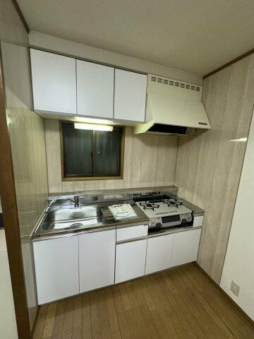 川崎市多摩区中野島３丁目のアパートのキッチン