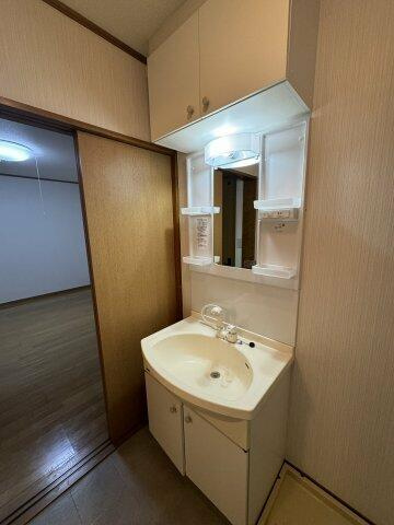 川崎市多摩区中野島３丁目のアパートの洗面所