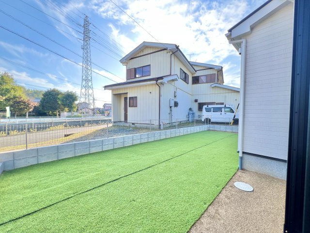 中央区富塚町　第一期の庭|人工芝引いてあります。