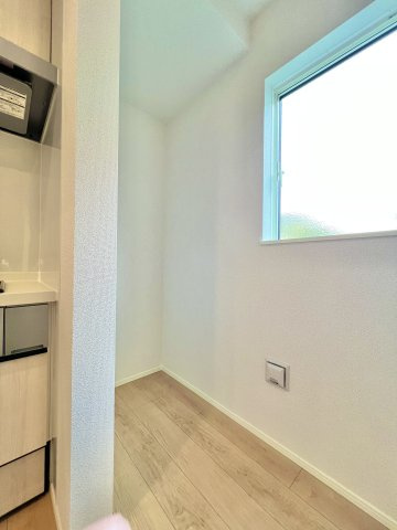 中央区富塚町　第一期のその他|キッチン横にパントリー付き！！