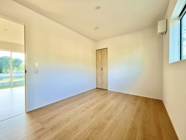 中央区富塚町　第一期の洋室|6畳の洋室！！
お子様のプレイスペースや趣味の空間としてお使いいただけます！