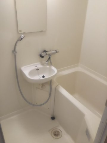 足立区保木間４丁目の賃貸マンションの浴室