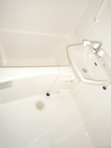 レオパレスフィオローナの浴室