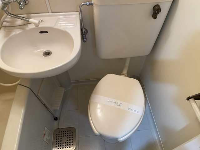 江戸川区西小岩２丁目の賃貸マンションのトイレ