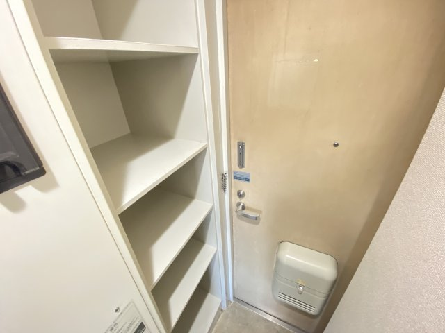 江戸川区西小岩２丁目の賃貸マンションの玄関