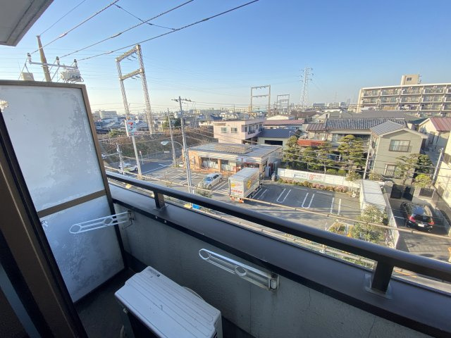 江戸川区西小岩２丁目の賃貸マンションのバルコニー