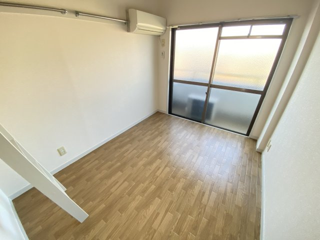 江戸川区西小岩２丁目の賃貸マンションの洋室