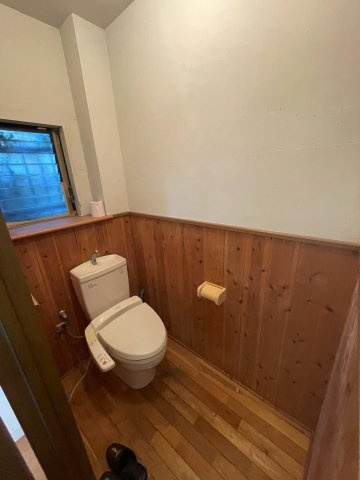 林３丁目倉庫事務所付戸建のトイレ