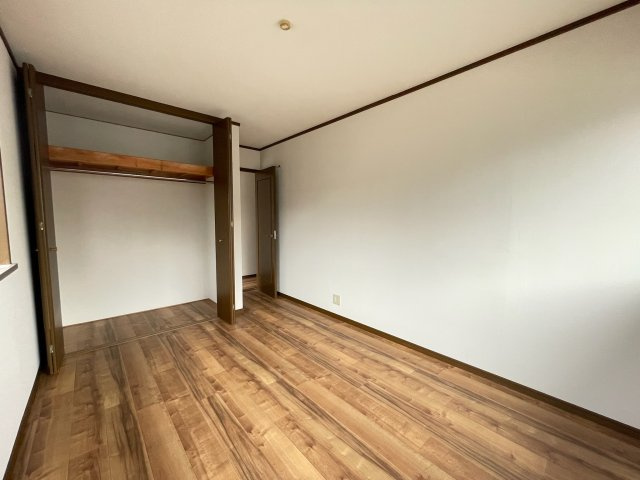 林３丁目倉庫事務所付戸建の洋室