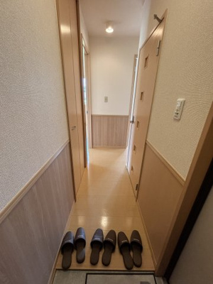 【玄関】 | ロイヤル倉治　B棟