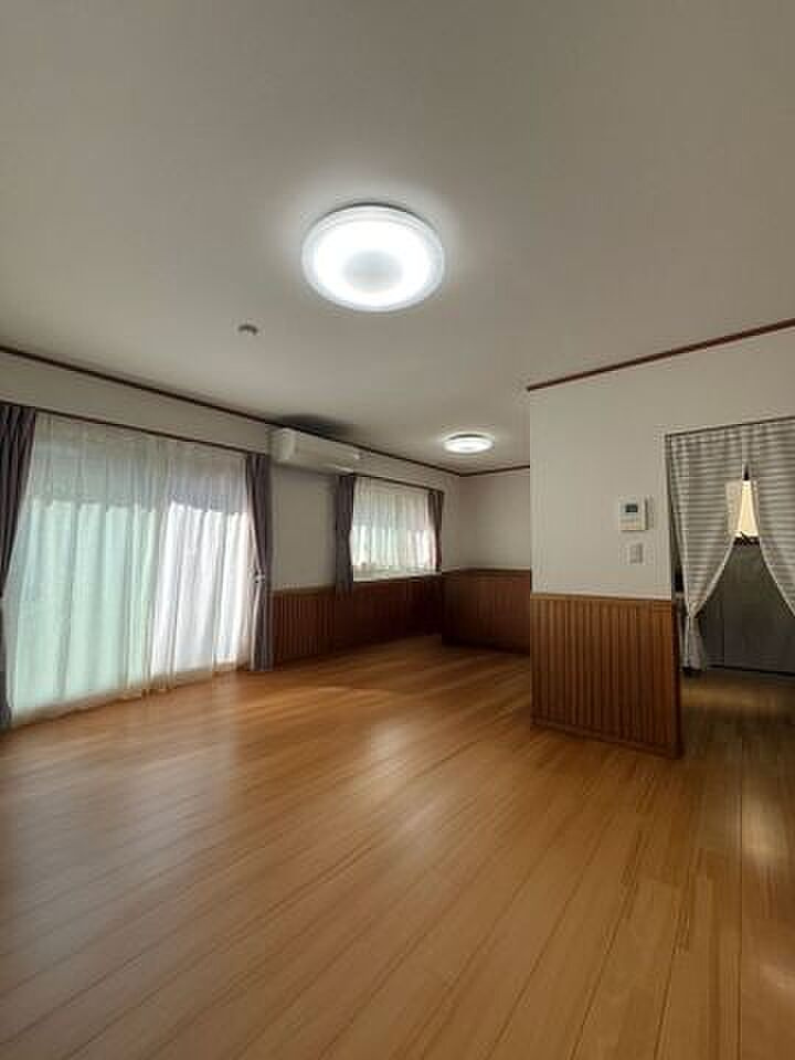 中田南1丁目 中古戸建 3680万円の居間・リビング