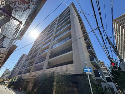 エレベータ付きで、ベビーカーや重い荷物があっても便利！
