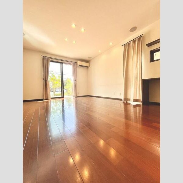 上里２丁目戸建の居間・リビング