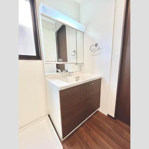 上里２丁目戸建の洗面所