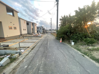 【前面道路含む現地写真】 | 南城市玉城百名（全3棟）ラスト1号棟 | ※西側公道4m♪