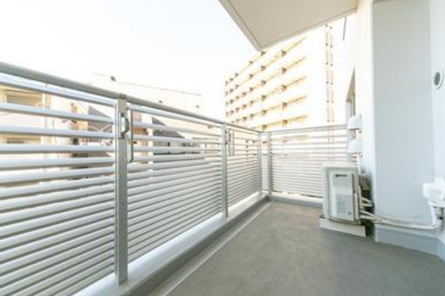 【バルコニー】