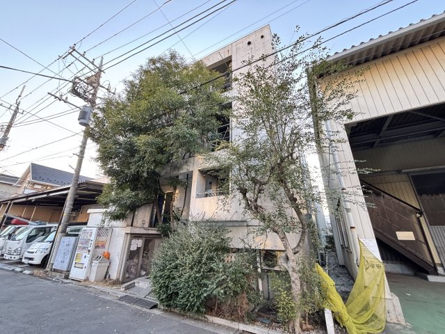 Festina Lenteの外観