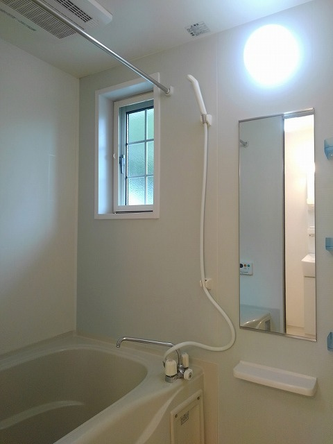 メゾン　ド　ソレイユの浴室|バス