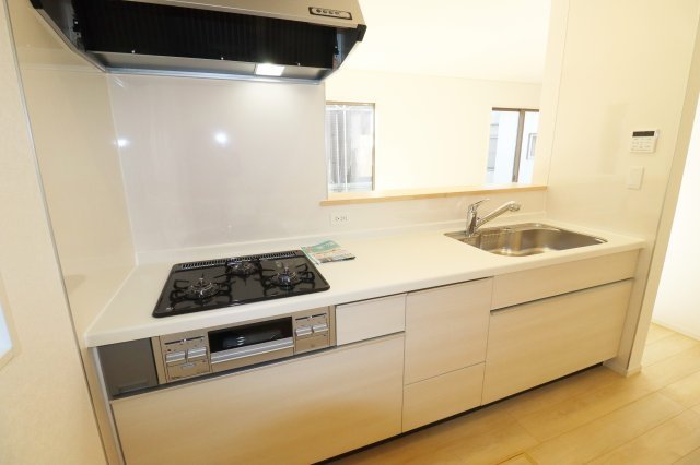 本宮市仁井田字糀壇　　　1号棟　　　五百川小学校、本宮第２中学区のキッチン