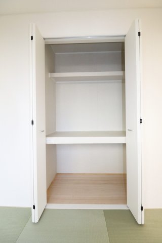 本宮市仁井田字糀壇　　　1号棟　　　五百川小学校、本宮第２中学区の和室|リビングに隣接する和室　※同社施工例