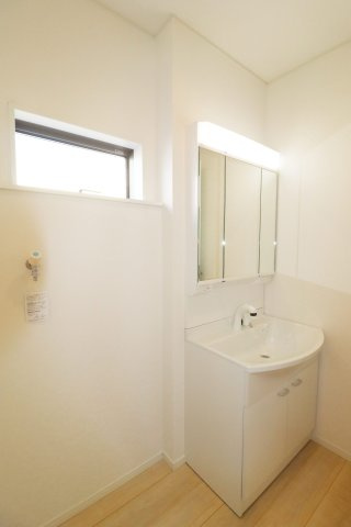 本宮市仁井田字糀壇　　　1号棟　　　五百川小学校、本宮第２中学区の和室|リビングに隣接する和室　※同社施工例