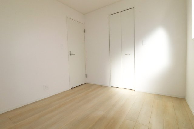 本宮市仁井田字糀壇　　　1号棟　　　五百川小学校、本宮第２中学区の洋室