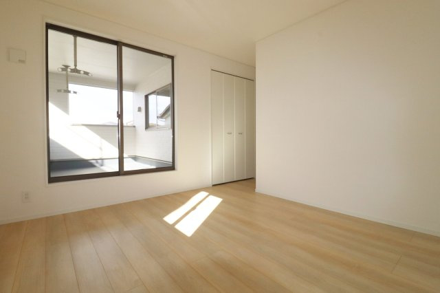 本宮市仁井田字糀壇　　　1号棟　　　五百川小学校、本宮第２中学区の洋室