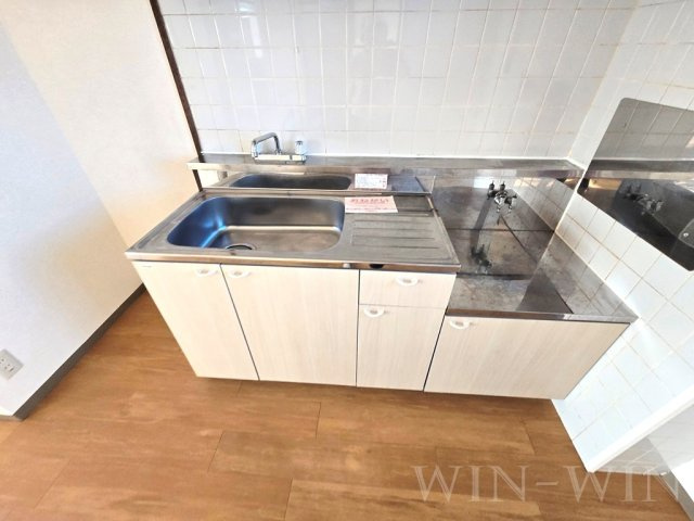 ヴィレッジ岩屋のキッチン|イメージ（同建物内別部屋の写真です）