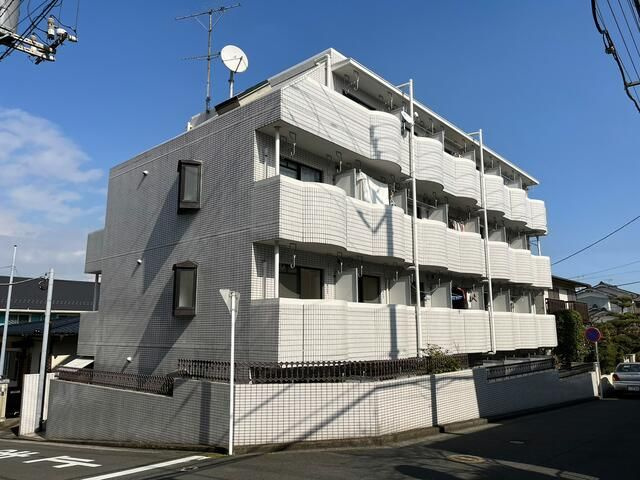 パレス富岡の外観