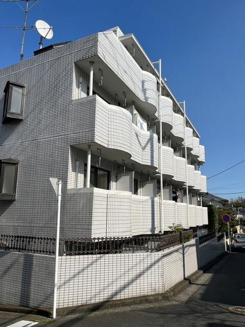 パレス富岡の外観