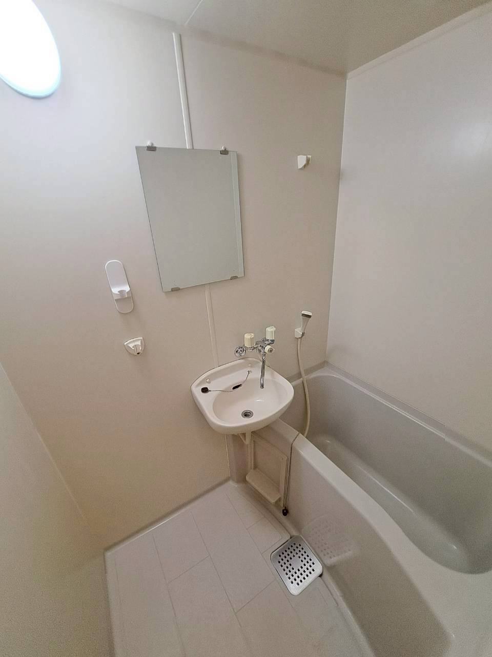 グリッドの浴室