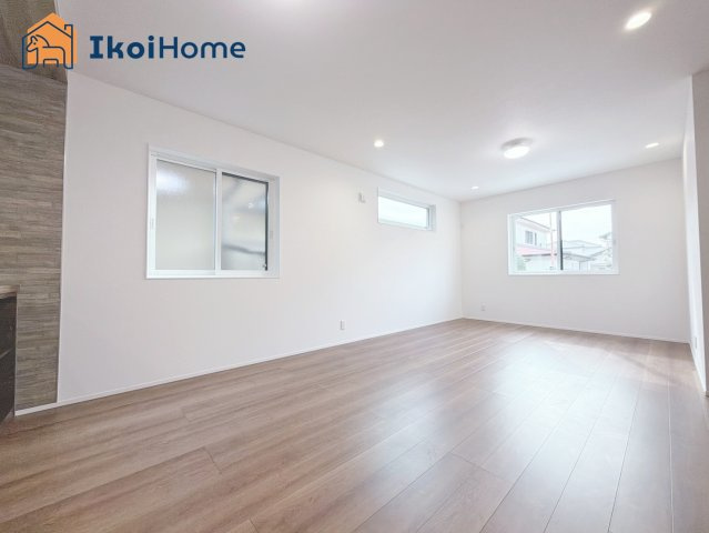 神戸市西区福吉台２丁目　2号棟　新築戸建の居間・リビング|【ホームページに現地動画掲載中】●年中無休：当日予約可●広い開放感があり大型家具の設置可能