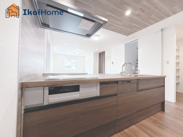 神戸市西区福吉台２丁目　2号棟　新築戸建のキッチン|【ホームページに現地動画掲載中】●年中無休：当日予約可●食洗機付きのキッチンになります。