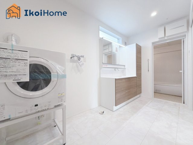 神戸市西区福吉台２丁目　2号棟　新築戸建の洗面所|【ホームページに現地動画掲載中】●年中無休：当日予約可●人気の高い乾太くん設置あり