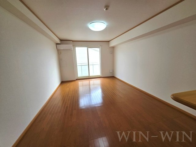 ベル ソレイユの居間・リビング