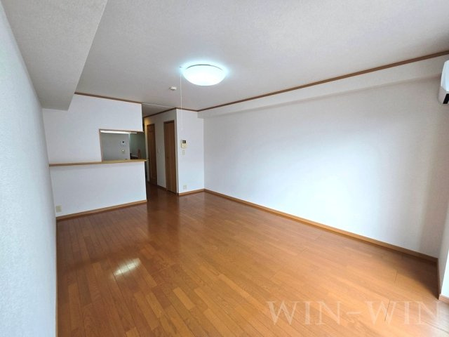 ベル ソレイユの居間・リビング